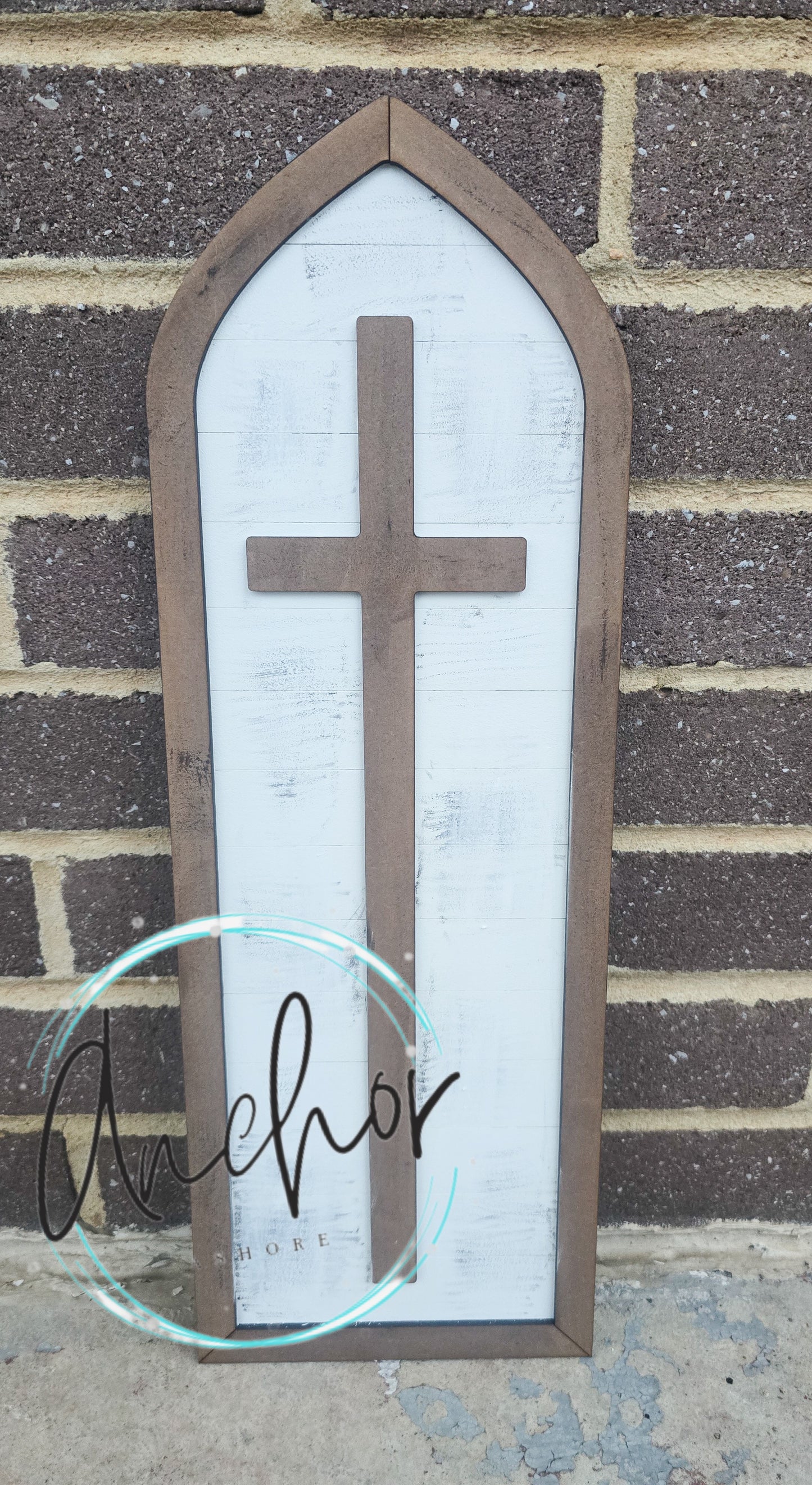 Cathedral Cross Shelf Leaner